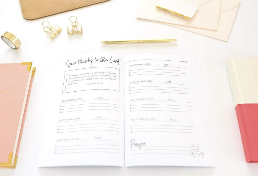 Christian Gratitude Journal for Women: Give Thanks to the Lord