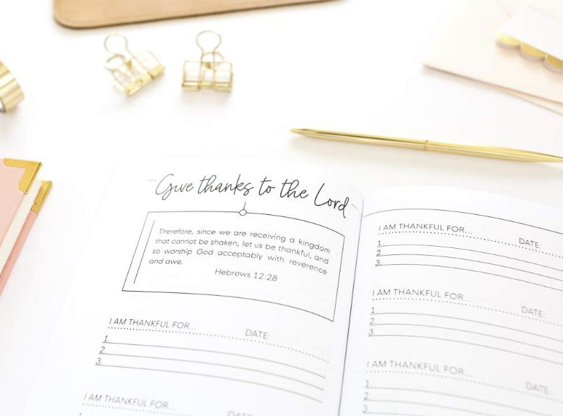 Christian Gratitude Journal for Women: Give Thanks to the Lord